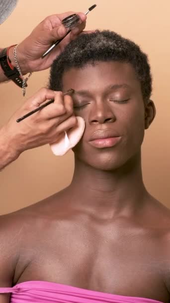 Male Makeup Artist Applying Lipstick Lips African American Drag Queen — Stock Video