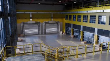 Güneş ışığı boş bir deponun içini aydınlatıyor, yükleme limanlarını, karton kutuları ve sarı güvenlik korkuluklarını ortaya çıkarıyor.