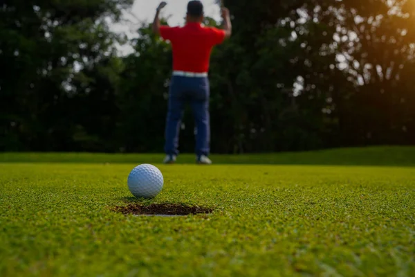 Wazig Golfer Golfen Avond Golfbaan Zonsondergang Avonds Tijd Golfers Zetten — Stockfoto