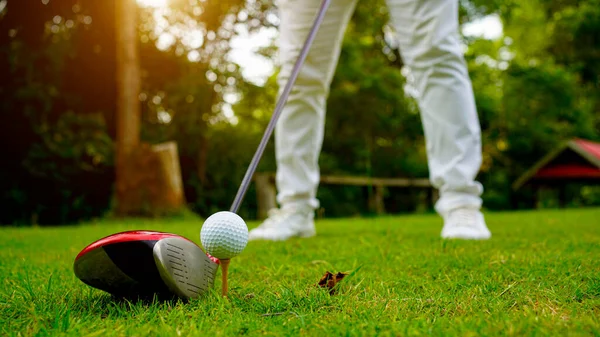 Golfista Che Gioca Golf Nel Campo Golf Serale Tramonto Uomo — Foto Stock