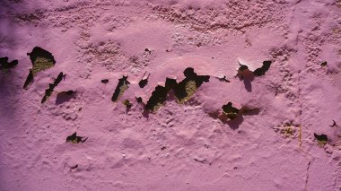 Çatlak, pembe duvar ya da beton duvar arka planı. Çatlak beton dokusu soyut kavram. Çatlak pembe duvar dokusu, arka plan ve pembe beton duvar dokusu.                                  