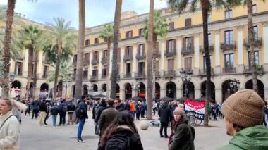 Barcelona Placa Reial ağır çekimde