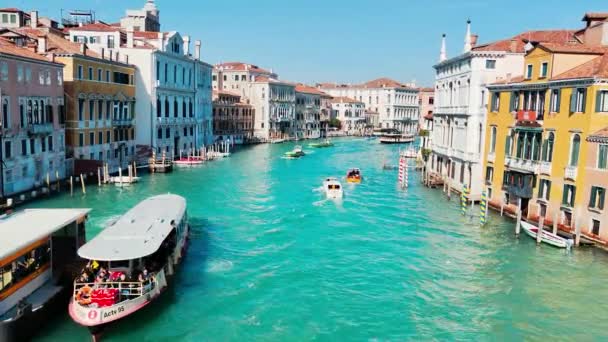 Venecia Italia Canal Grande Con Agua Azul Brillante Cámara Lenta — Vídeos de Stock