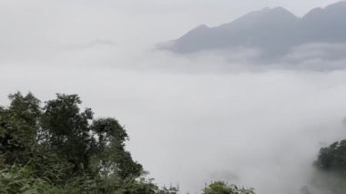 Ha Giang Kaya Platosu Kasım ayında