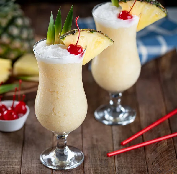 Pina Colada Cocktail Garnished Cherry Pineapple Slice Leaves Rustic Wooden — Stock Photo, Image