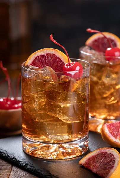 Cocktail Whisky Ancienne Avec Des Tranches Cerise Orange Sur Une — Photo