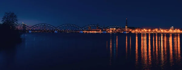 Vista Del Viejo Riga Través Del Río Daugava Noche —  Fotos de Stock
