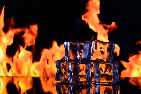 Feuer Und Eis Kälte Und Flamme Auf Schwarzem Hintergrund — Stockfoto