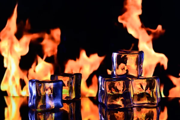 Feuer Und Eis Kälte Und Flamme Auf Schwarzem Hintergrund — Stockfoto