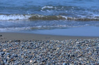 Kıbrıs Rum Kesimi 'nin 18 sonbahardaki deniz ve plaj manzarası