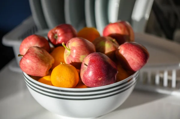 Red Apples White Plate Kitchen — Stock Photo, Image