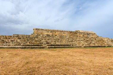 Salamis, Kıbrıs - 16 Nisan 2024 - Kıbrıs Rum harabeleri ve sütunları