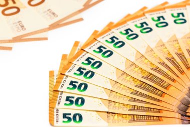 50 yaşında, Euro beyaz arka planda izole edilmiş. Euro para notları. Avro banknotları izole edildi. 3