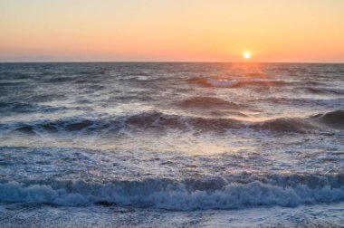 Kıbrıs adasında gün batımı, akşam manzarası, deniz, fotoğraf