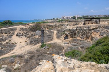 Kıbrıs Rum Kesimi 'nin Krallar Mezarlığı olarak bilinen antik Paphos mezarlığı. 3