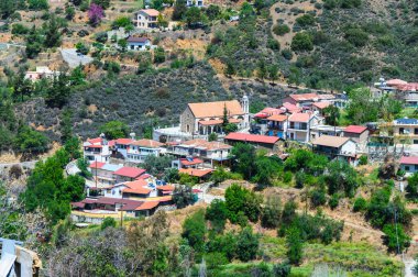 Kıbrıs Rum Kesimi 'nin Larnaka ilçesinde Lefkara Köyü ve Troodos Dağları' nın manzarası çok güzel.