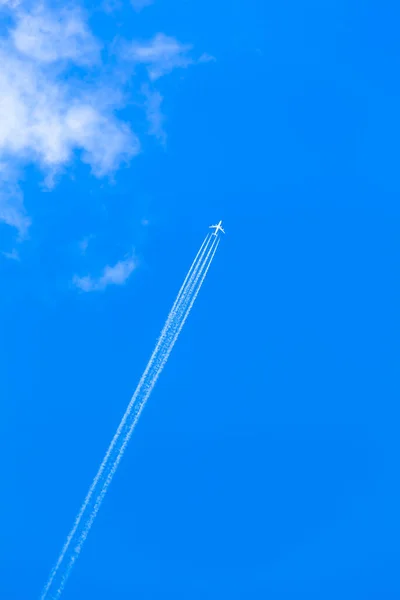 Airplane High Travel Clouds Copy Space — Stock Photo, Image