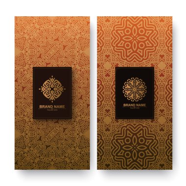 Kaligrafik vektör logosuna sahip lüks retro etiketler. Antika monogram koleksiyonu.