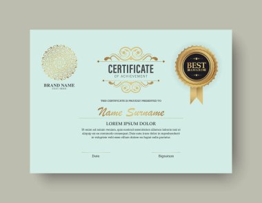 Başarı ödülünün klasik altın sertifikası şablonu