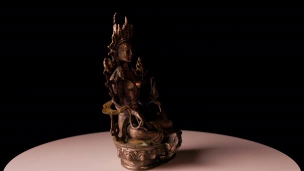 Närbild Guanyin Bodhisattva Staty Svart Bakgrund Hon Fick Namnet Goddess — Stockvideo