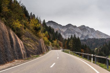 Alpstein, Urnaesch, Canton Appenzell Ausserrhoden, İsviçre manzaralı Schwaegalp Dağı yolu.