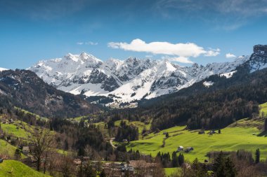 Karla kaplı dağ. Alpstein Dağları, Ennetbuehl, Canton Sankt Gallen, İsviçre