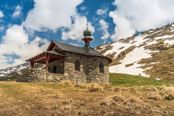 Capela Istorică Piatră Din Vârful Klausenpass Spiringen Cantonul Uri Elveția — Fotografie, imagine de stoc