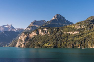 Schwyz Kantonu, İsviçre 'deki Lucerne Gölü manzarası.