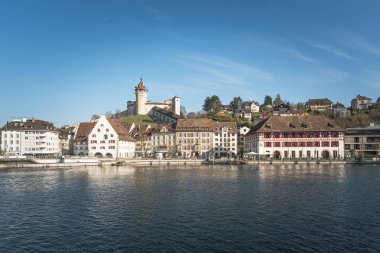 Ren Nehri 'nin geçidi, eski kasaba ve Munot kalesi, Schaffhausen, Schaffhausen Kantonu, Switzerlan