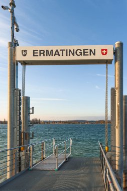 Ermatingen 'de Jetty, Reichenau Adası manzaralı, Constance Gölü, Thurgau Kantonu, Almanya 