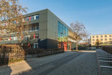 Singen am Hohentwiel, Baden-Wuerttemberg, Almanya - 30 Mart 2025. Singen Stadthalle (Hohentwiel), Baden-Wuerttemberg 'in güneyinde bir kasaba.