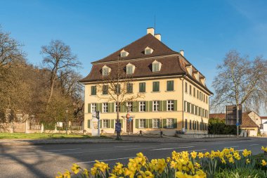 Singen am Hohentwiel, Baden-Wuerttemberg, Almanya - 30 Mart 2025. Singen Şatosu (Singener Schloss), Hegau Müzesi