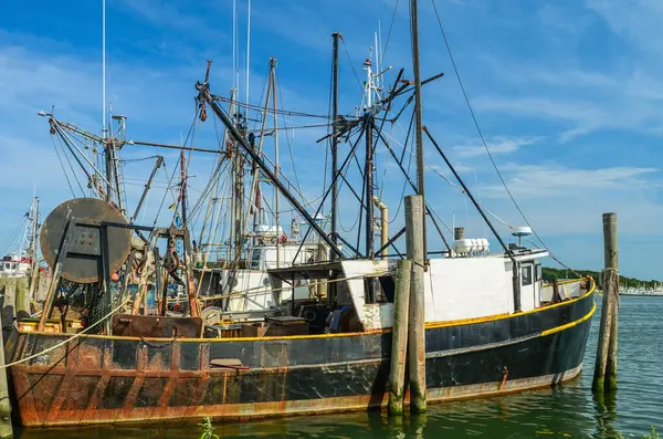 Long Island, New York, ABD 'deki Montauk limanındaki eski balıkçı.
