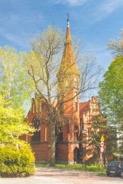 Polonya, Yukarı Silezya, Gliwice, Labedy, Martin Luther Memorial Kilisesi güneş ışığı, bahar zamanı