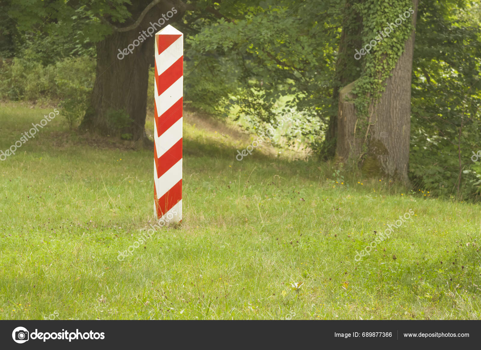 Border Stones Polish German Frontier Muzakow Bad Muskauer Park Seen