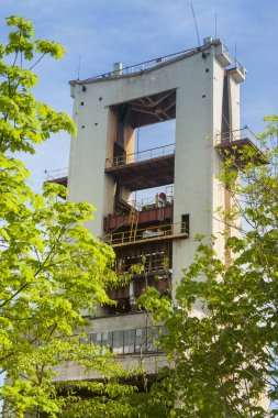 Polonya, Yukarı Silezya, Katowice, Giszowiec Bölgesi, Rozdzienski şaft kompleksi ilkbaharda güneşlendi