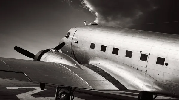 Історичний Літак Злітному Смузі — стокове фото