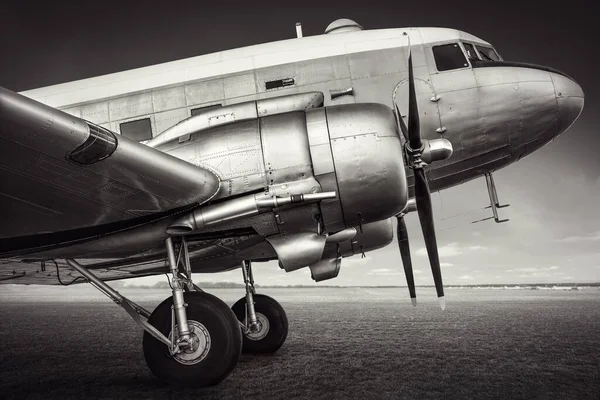 歴史的な航空機の側面図 — ストック写真