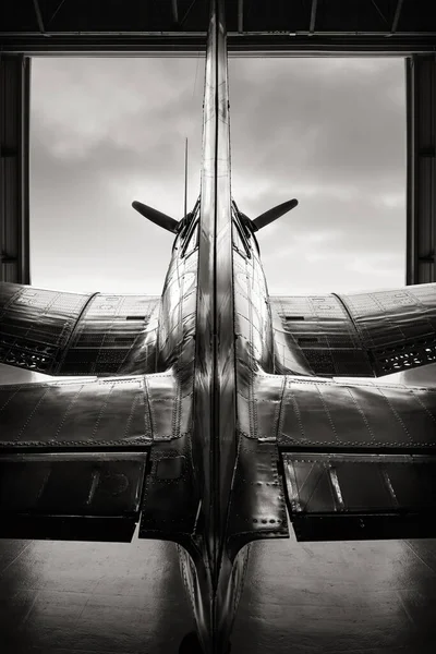 Historyczne Samoloty Hangarze Czekają Następny Lot — Zdjęcie stockowe