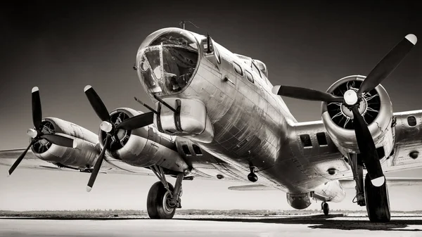 Historical Bomber Runway — Stock Photo, Image