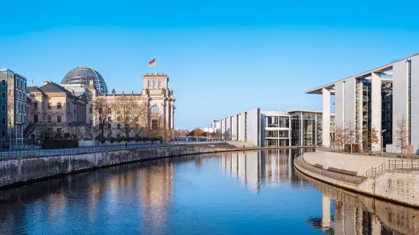 Blick Auf Den Regierungsbezirk Berlin Deutschland Stockbild