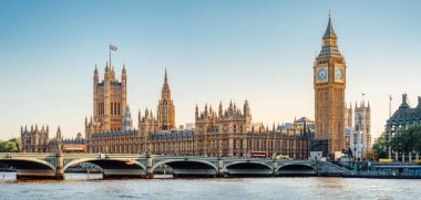 Gün batımında Westminster Sarayı, Londra