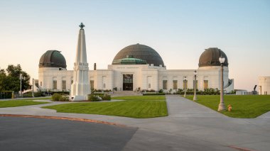 Los Angeles, ABD - Nisan 04, 2025 - Ünlü Griffith Gözlemevi Sabah Işığı