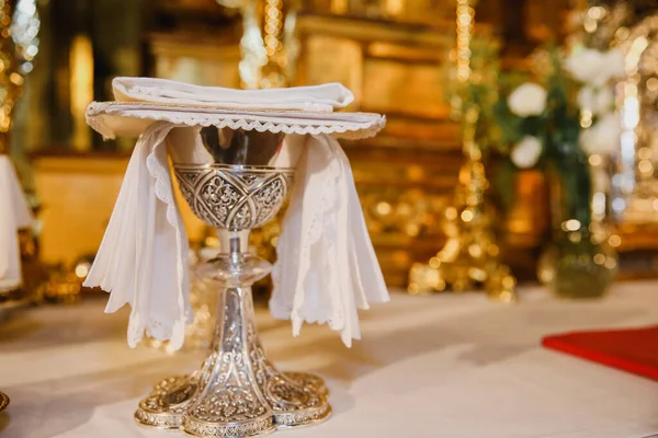 Τελετουργικά Αντικείμενα Για Την Τελετή Του Γάμου Στην Εκκλησία — Φωτογραφία Αρχείου