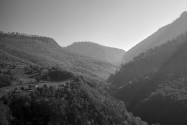 Dağların güzel manzarası 