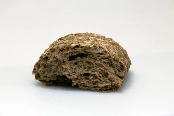 Φρέσκο Ψωμί Σπόρους Σουσαμιού Και Σπόρους Σουσαμιού — Φωτογραφία Αρχείου
