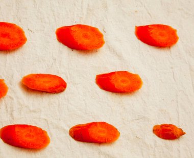 Tahta üzerinde olgun, tatlı bir hurma. Üst Manzara. Boşluğu kopyala 