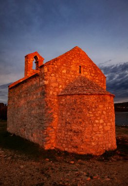 St. John Kilisesi. St. John Adası 'ndaki kilise. Eski Pernik kasabası, İspanya. 