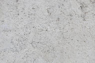 Arkaplanda beyaz boyalı duvar