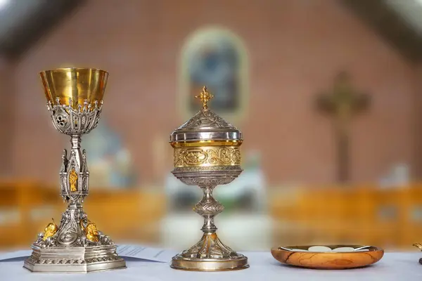 天主教在教堂中的圣餐象征 免版税图库图片